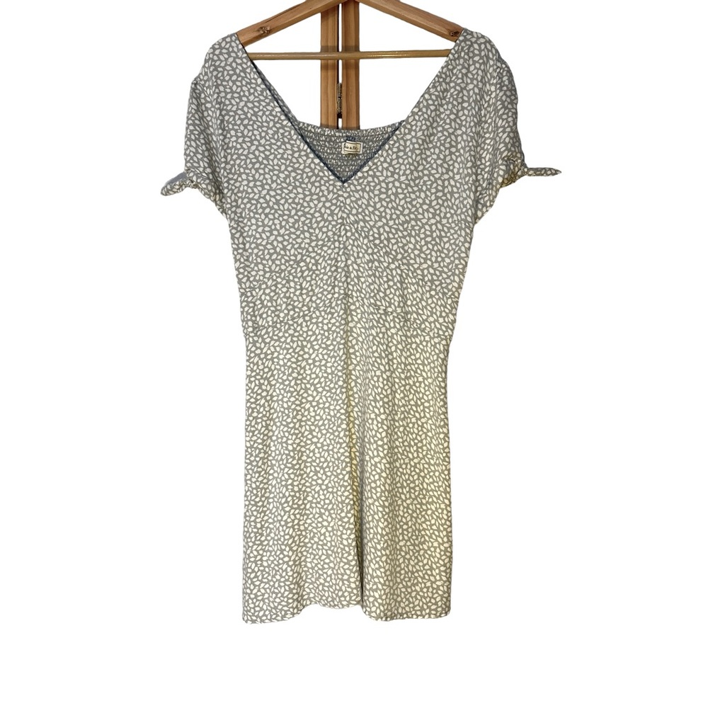 Abercrombie and Fitch Size Large Grey and white dress